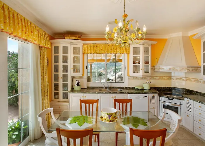 Hemi Villa *